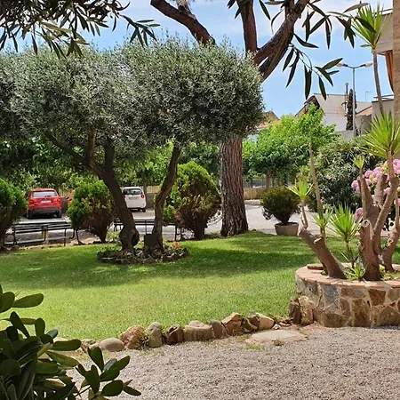 Apartamento Junto Al Mar Con Jardin Comunitario Y Parking Apartment